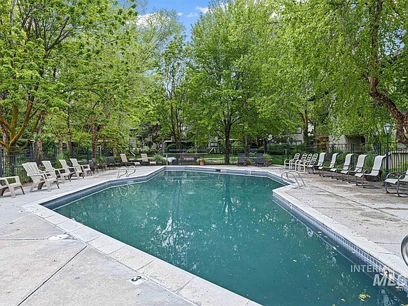 Property thumbnail 10